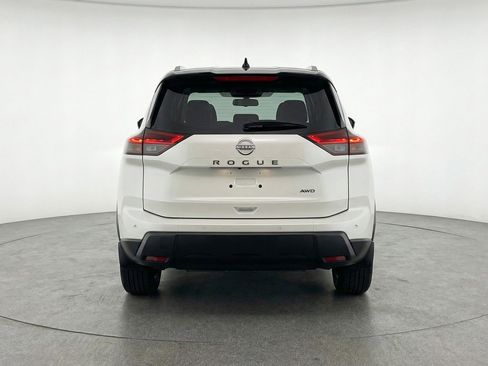 Used 2025 Nissan Rogue SV image 7