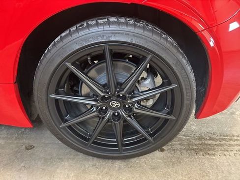 Used 2024 Toyota GR86 Premium image 7