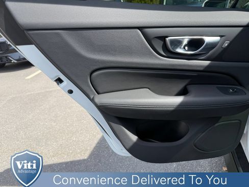 Used 2025 Volvo V60 B5 Cross Country Plus AWD/4WD image 20