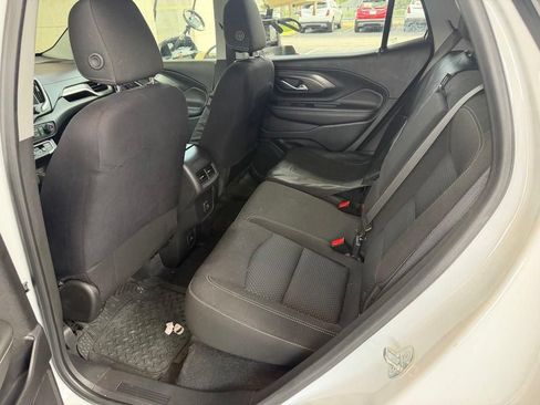 Used 2022 GMC Terrain SLE w/ Driver Convenience Package FWD image 9