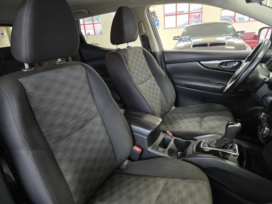 Used 2021 Nissan Rogue Sport SV AWD/4WD image 25