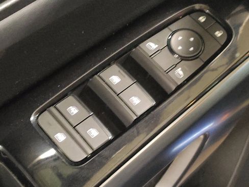 Used 2023 Nissan Pathfinder SL w/ Lighting Package (N92) FWD image 27