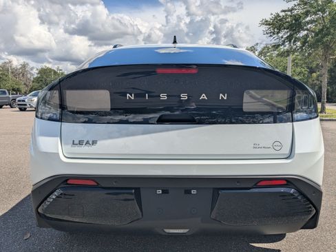 New 2026 Nissan Leaf Platinum+ w/ Cargo Package (Platinum+) FWD image 5