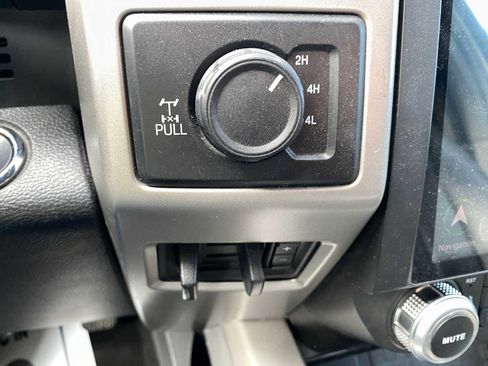 Used 2020 Ford F550 4x4 Regular Cab Super Duty image 22