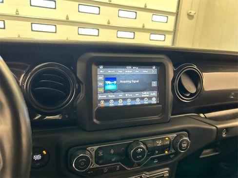 Used 2021 Jeep Wrangler Unlimited Sport image 21