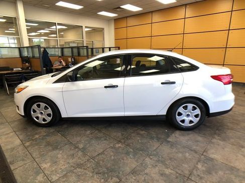 Used 2015 Ford Focus S FWD image 4