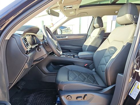 New 2026 Volkswagen Atlas SE image 12