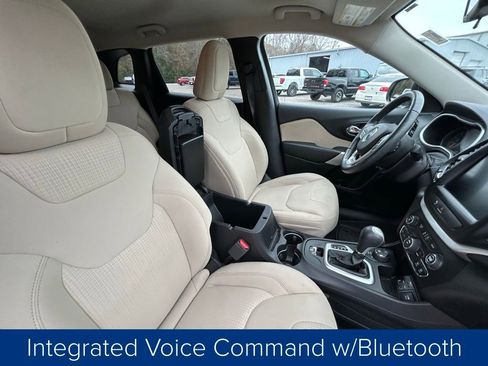 Used 2017 Jeep Cherokee Latitude w/ Safety/Convenience Group image 26