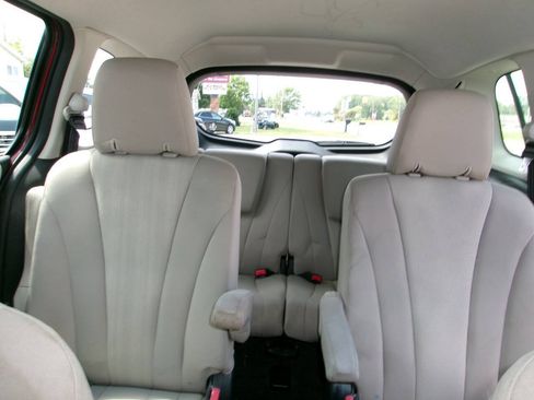 Used 2015 MAZDA MAZDA5 Sport FWD image 8