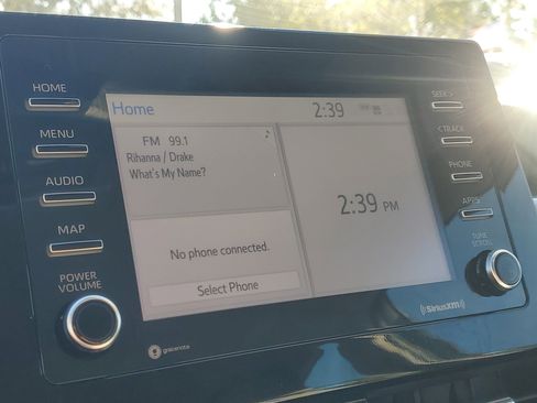 Used 2023 Toyota Camry SE image 26