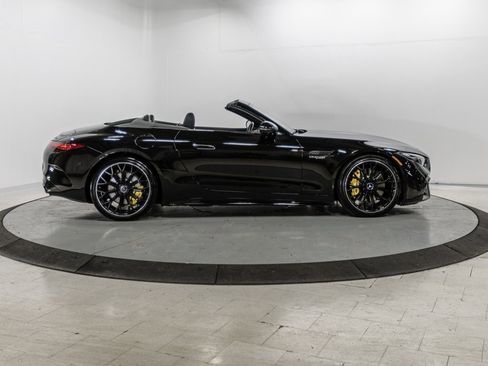 Used 2022 Mercedes-Benz SL 55 AMG 4MATIC w/ Driver Assistance Package image 41