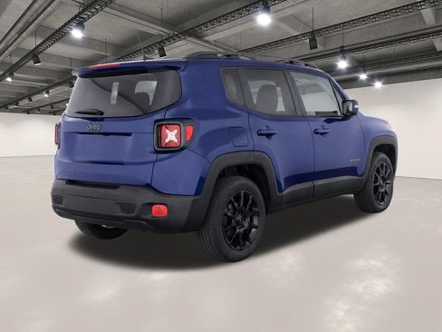 Used 2020 Jeep Renegade Altitude FWD image 4