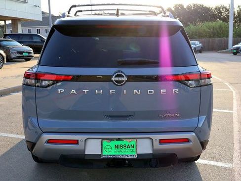 Certified 2023 Nissan Pathfinder Platinum FWD image 7