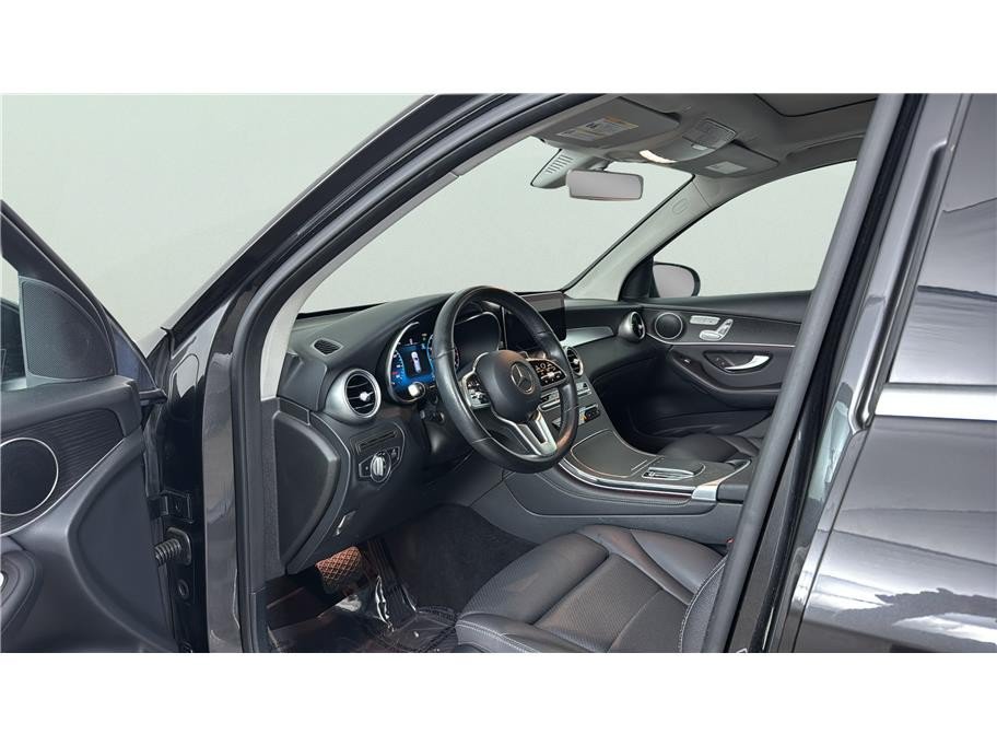 Used 2020 Mercedes-Benz GLC 300 image 9