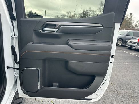 Used 2025 GMC Sierra 1500 AT4 w/ AT4 Premium Package image 17