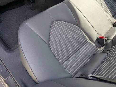 Used 2021 Toyota Camry SE FWD image 31