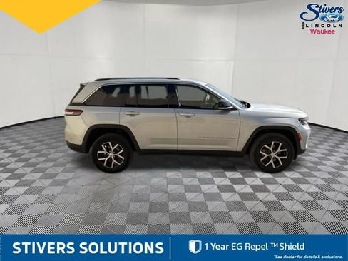 Used 2023 Jeep Grand Cherokee Limited AWD/4WD image 5