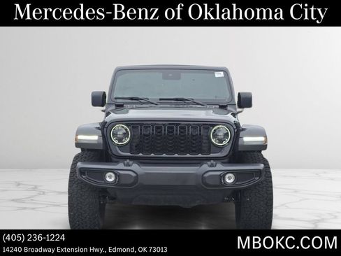 Used 2024 Jeep Wrangler Unlimited Sport AWD/4WD image 2