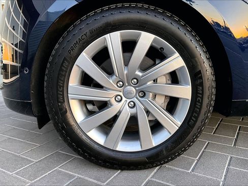 Used 2023 Land Rover Range Rover Long Wheelbase SE image 9