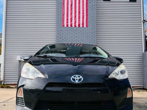 Used 2013 Toyota Prius C Two image 3