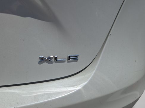 Used 2014 Toyota Avalon XLE Touring FWD image 6