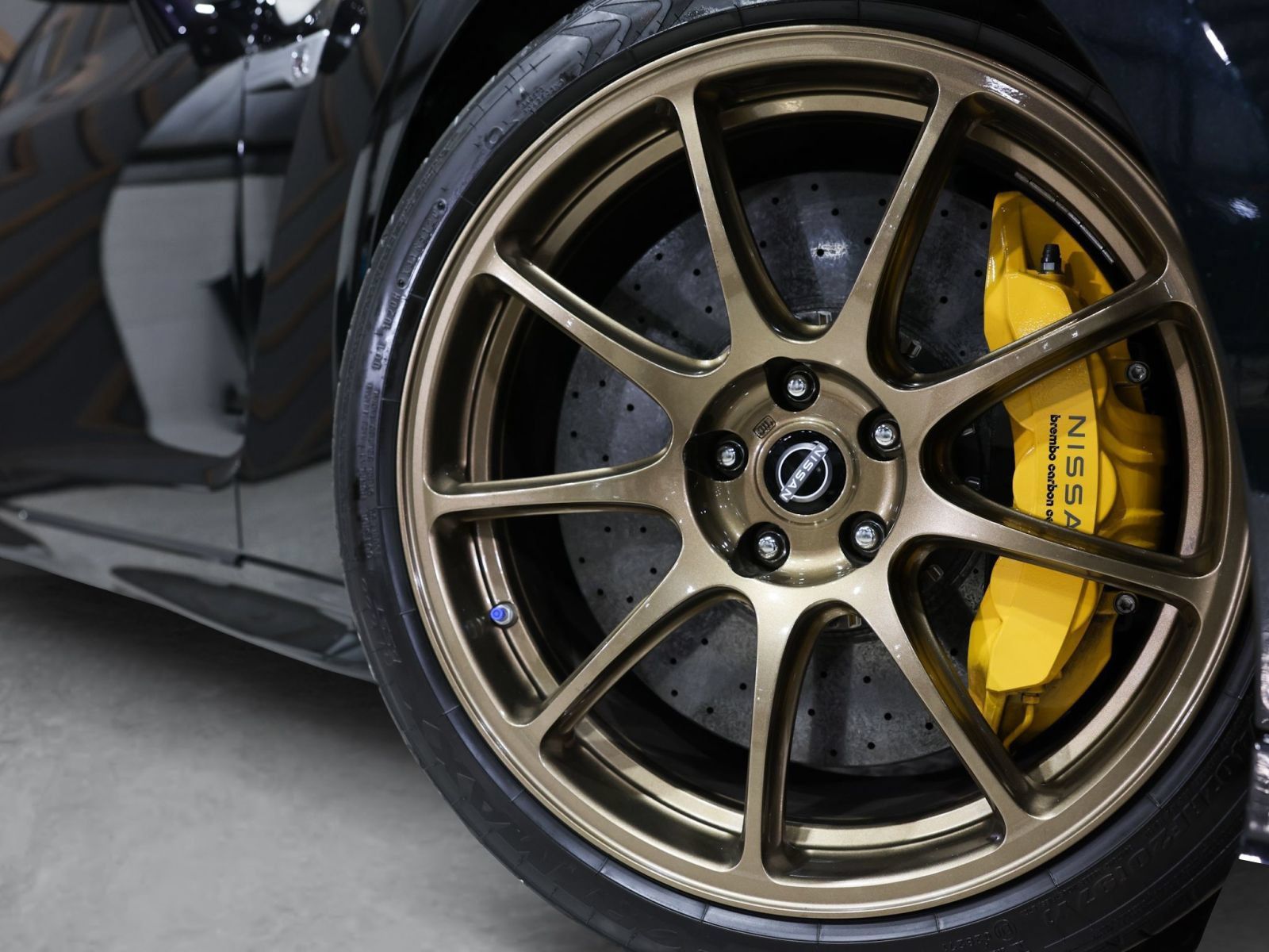Used 2021 Nissan GT-R Premium AWD/4WD image 7