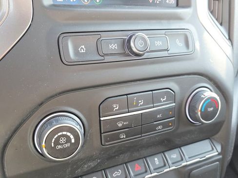 Used 2025 Chevrolet Silverado 1500 W/T image 18