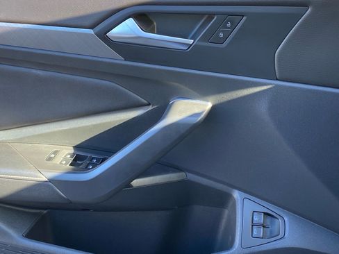 Certified 2024 Volkswagen Jetta SE image 19