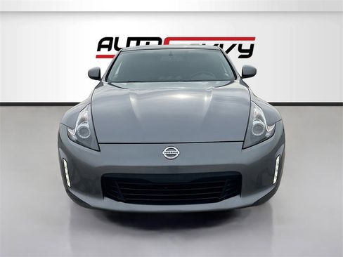 Used 2020 Nissan 370Z w/ Sport Package image 2