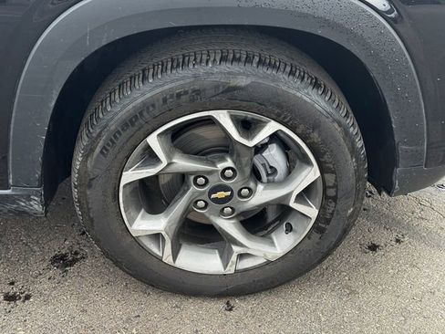 Used 2025 Chevrolet Trax LT image 9