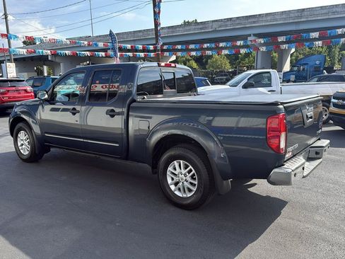 Used 2015 Nissan Frontier SV w/ SV Value Truck Package AWD/4WD image 7