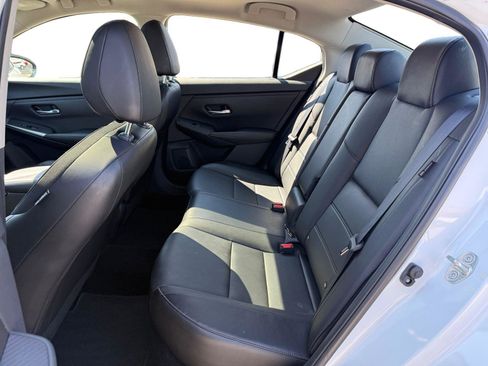 Used 2023 Nissan Sentra SR w/ SR Premium Package FWD image 21