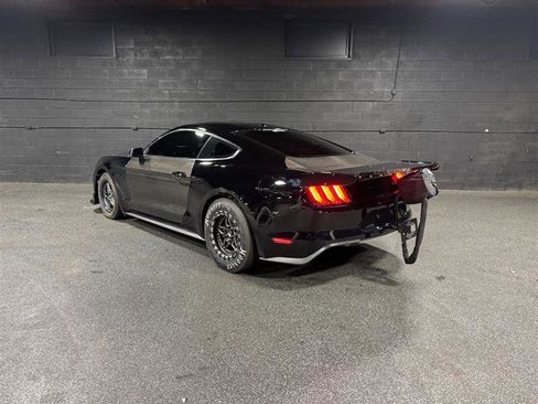 Used 2018 Ford Mustang GT Premium w/ GT Performance Package image 4