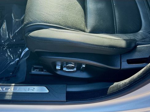 Used 2020 Jaguar XE S image 17