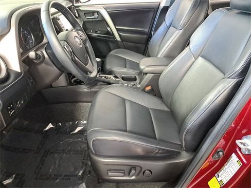 Used 2018 Toyota RAV4 Limited image 19