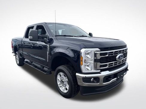 Used 2025 Ford F250 XLT w/ Snow Plow Prep Package image 7