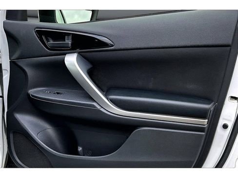 Used 2018 Mitsubishi Eclipse Cross ES FWD image 20