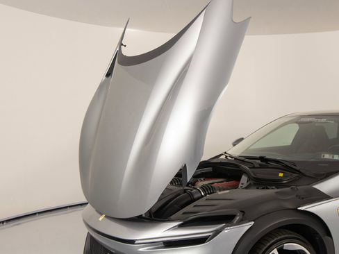 Certified 2023 Ferrari Purosangue image 37