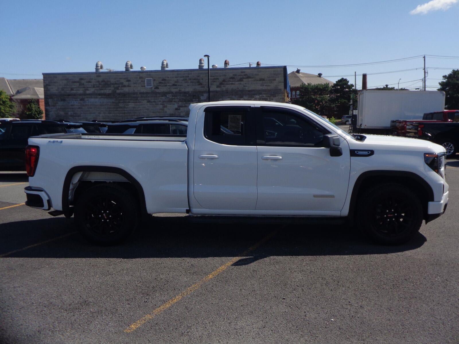 Used 2025 GMC Sierra 1500 Elevation AWD/4WD image 4