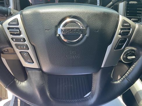 Used 2018 Nissan Titan SL w/ Chrome Package AWD/4WD image 12