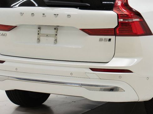 Used 2023 Volvo XC60 B5 Plus AWD/4WD image 13