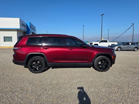 Used 2022 Jeep Grand Cherokee L Limited w/ Black Appearance Package image 2