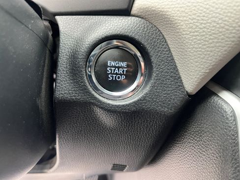 Used 2022 Toyota RAV4 XLE Premium image 30