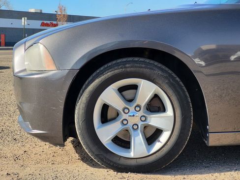 Used 2013 Dodge Charger SE w/ Connectivity Group image 9