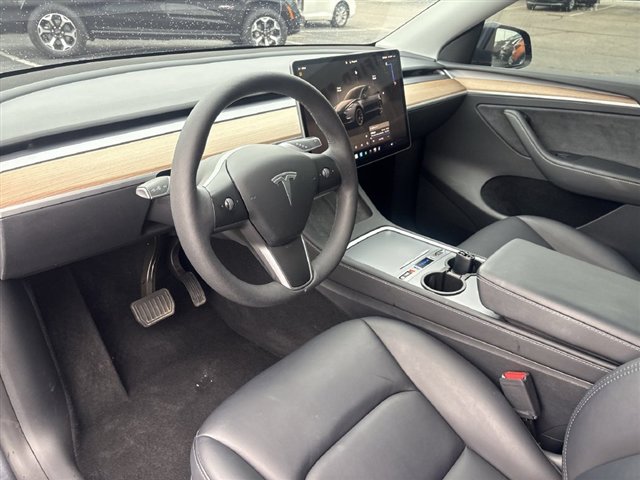 Used 2024 Tesla Model Y Long Range AWD/4WD image 10