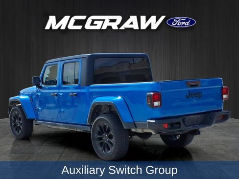 Used 2021 Jeep Gladiator Sport AWD/4WD image 9