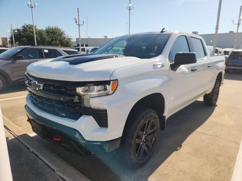 Used 2023 Chevrolet Silverado 1500 LT Trail Boss w/ Convenience Package II AWD/4WD image 3