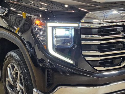 Used 2023 GMC Sierra 1500 SLT AWD/4WD image 13