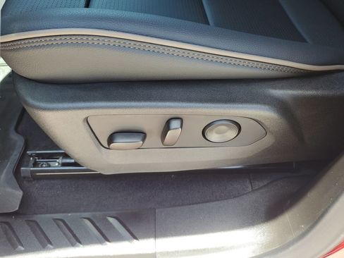 Used 2026 GMC Canyon Denali AWD/4WD image 16