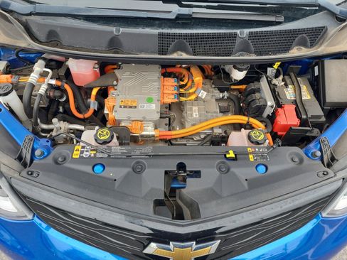 Used 2020 Chevrolet Bolt Premier w/ Infotainment Package image 32